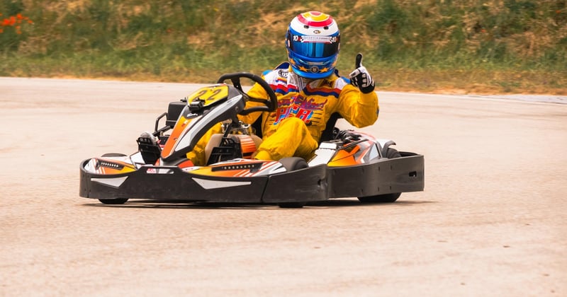 Karting ou Formule 1 : quelles différences pour un amateur qui débute ?