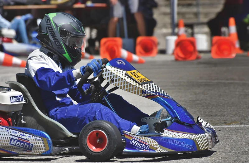 Les grands noms du karting : un tremplin vers la gloire